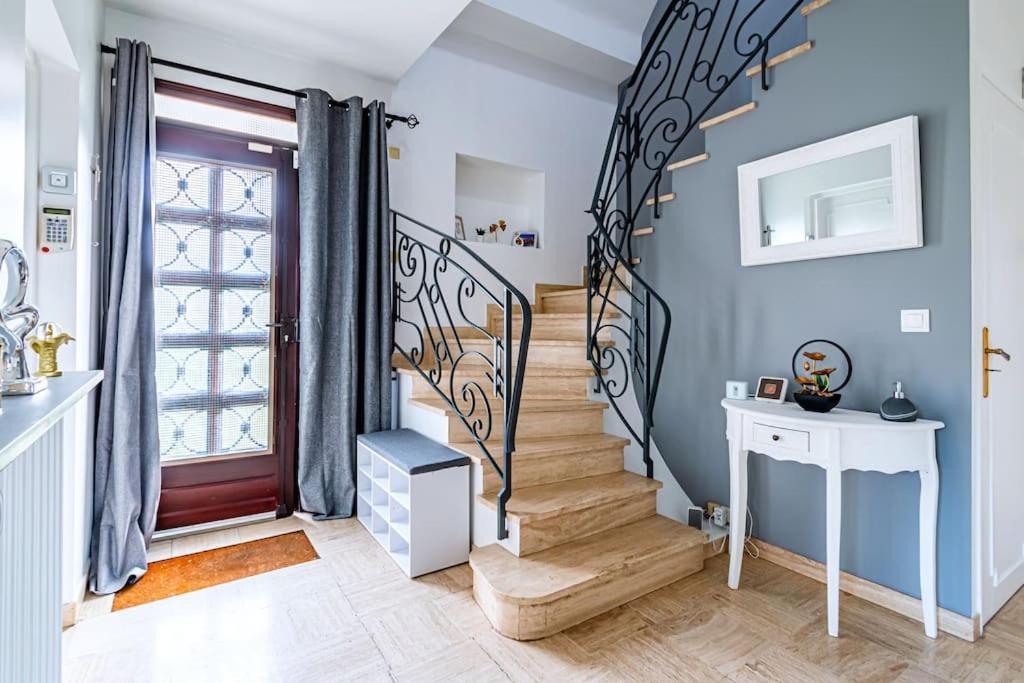 Charmante Maison Au Calme Yerres Exterior photo